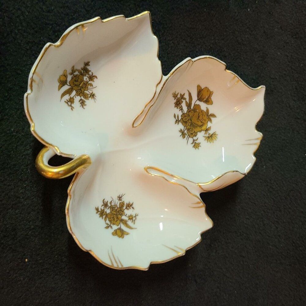 Porcelain Leaf Shaped Trinket Candy Dish Roses Gold Trim Handle Hand Painted